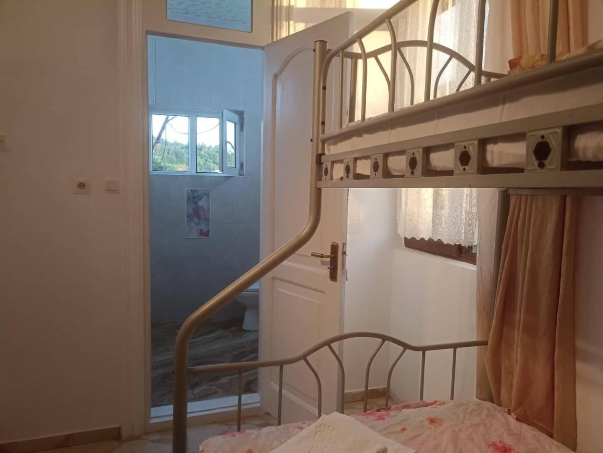Bis-A Guesthouse Makhinjauri Luaran gambar