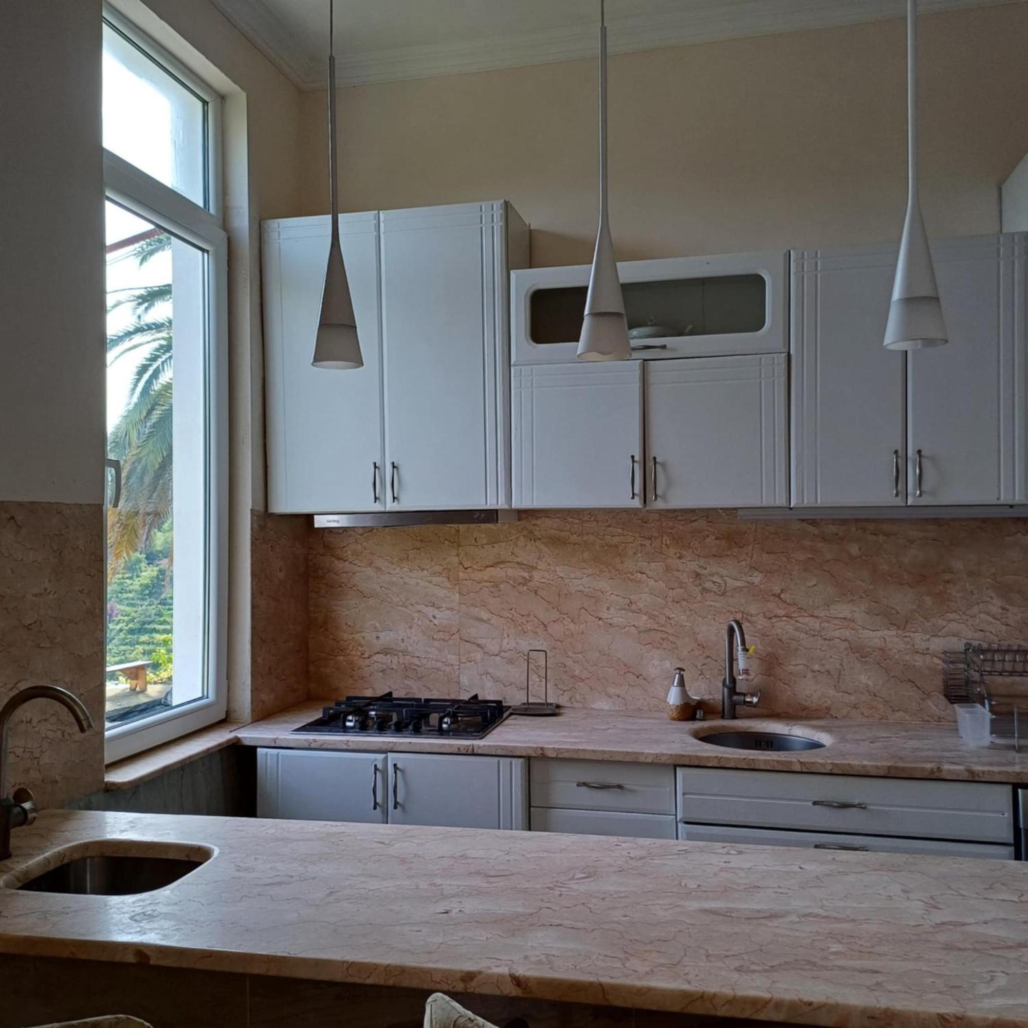 Bis-A Guesthouse Makhinjauri Luaran gambar