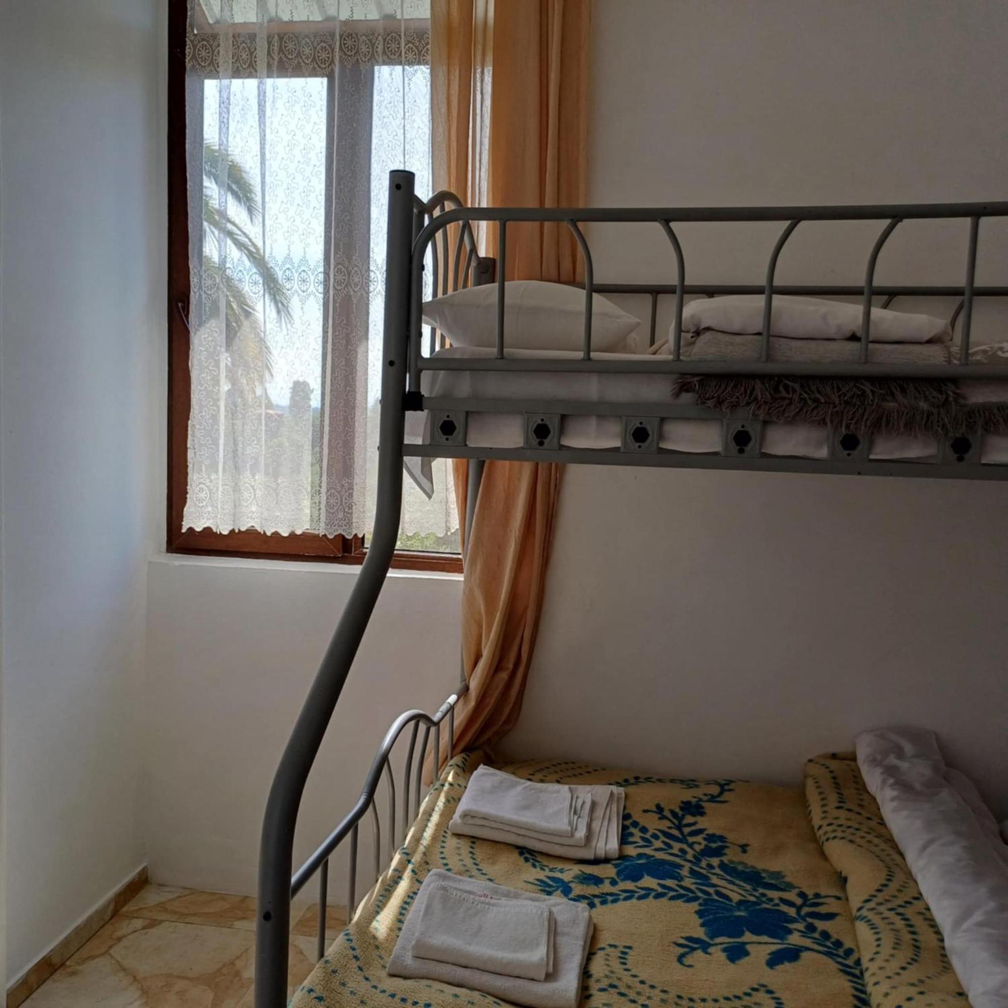 Bis-A Guesthouse Makhinjauri Luaran gambar